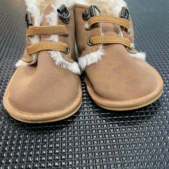 Baby Boy/Girl Anti Slip Faux Fur Booties (12CM) - Picture 2 of 6